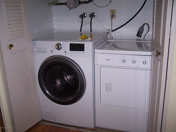 4th image of 373C Chatham Ct #100C