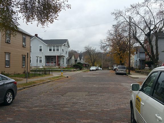 4th image of 320 Morton Ave
