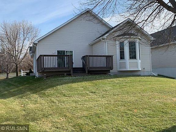 3rd image of 390 Meadowood Ln
