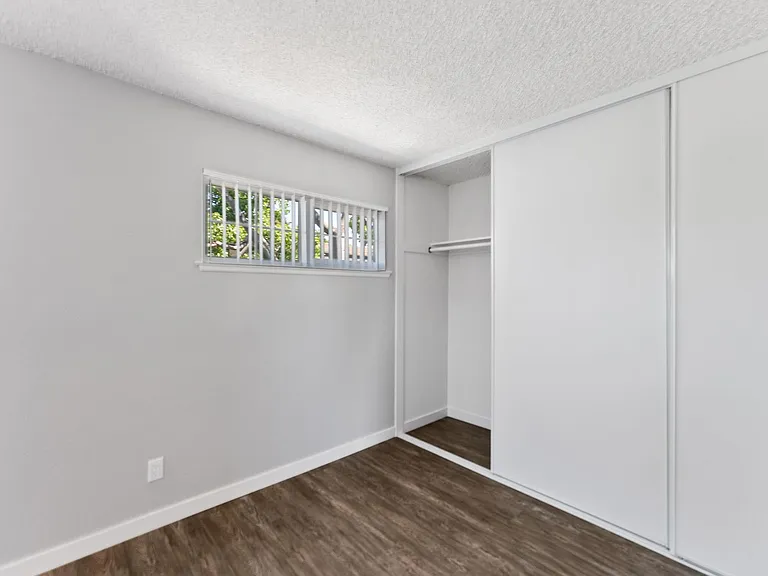 Villa Del Sol Apartments — Photo 9