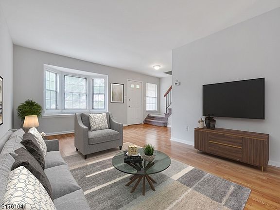 2nd image of 3003 Stonehedge Rd #C300