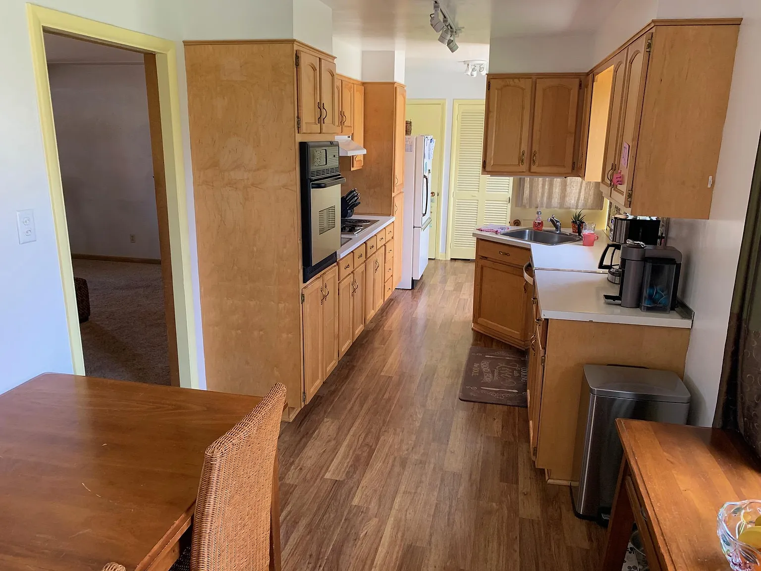 4 bed, 2390 sqft, $3,150 — Photo 3