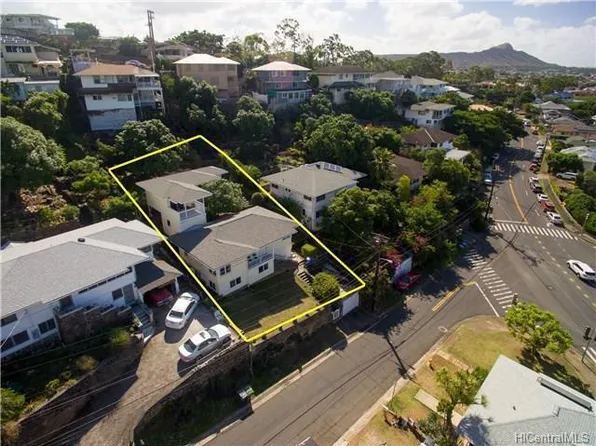 1361 Frank St, Honolulu, HI 96816