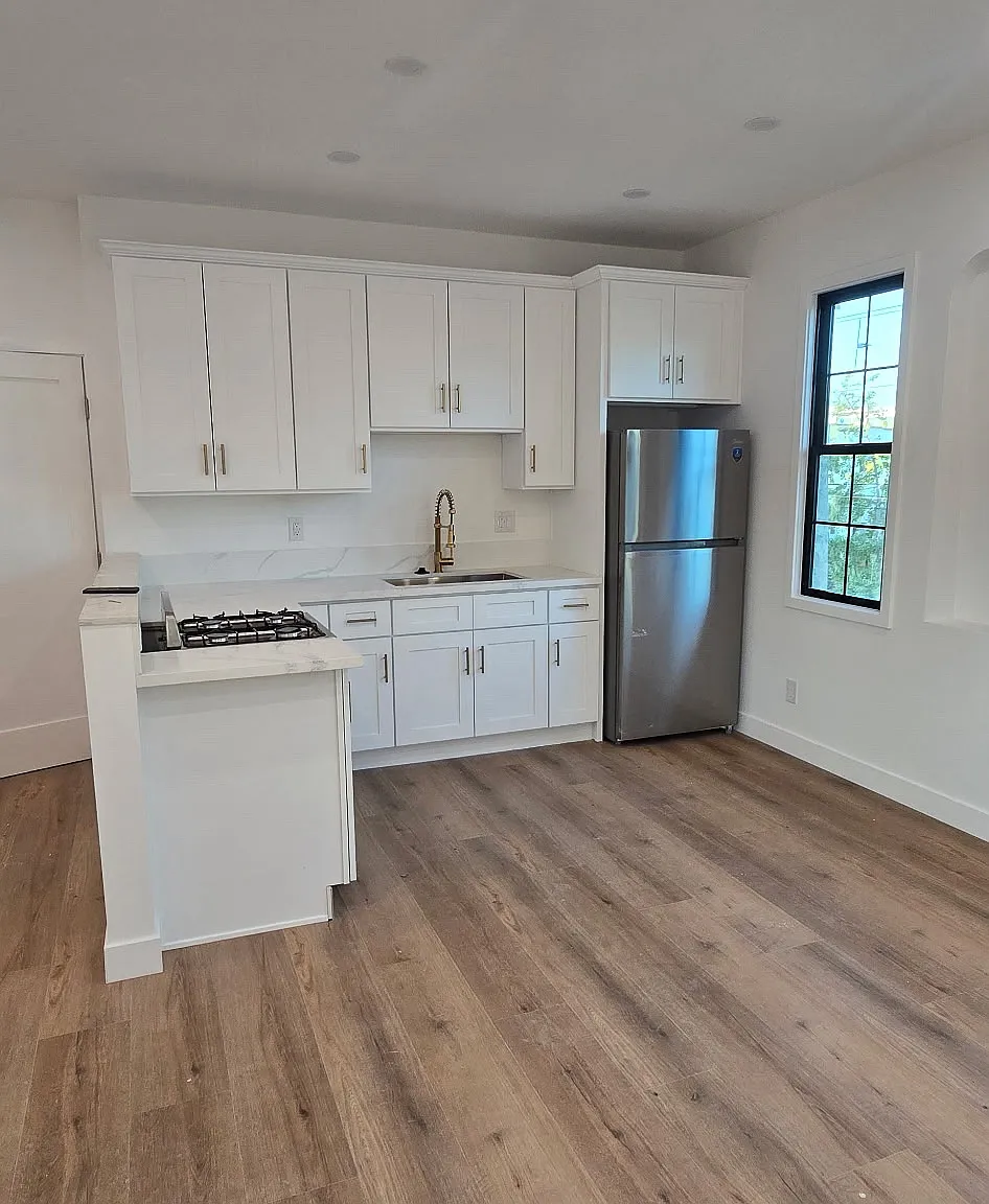 Studio, 450 sqft, $1,595 — Photo 1