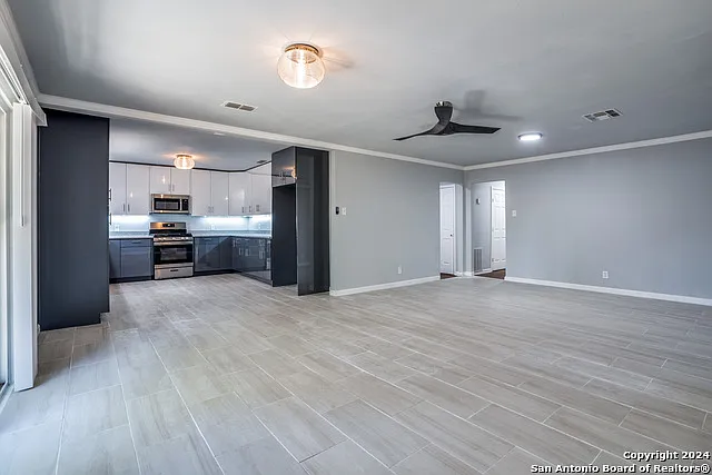 1403 N Ctr — Photo 7