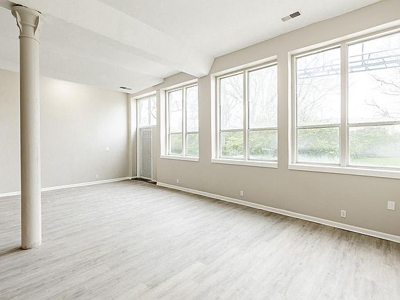 3rd image of 1204 Chapel St