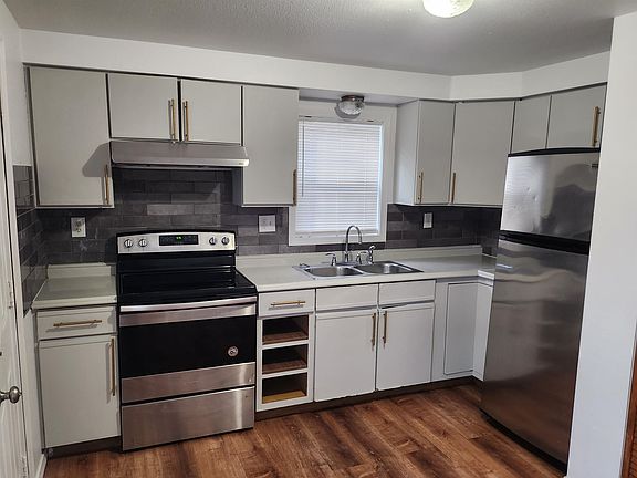 4th image of 358-360 Halladay St #358
