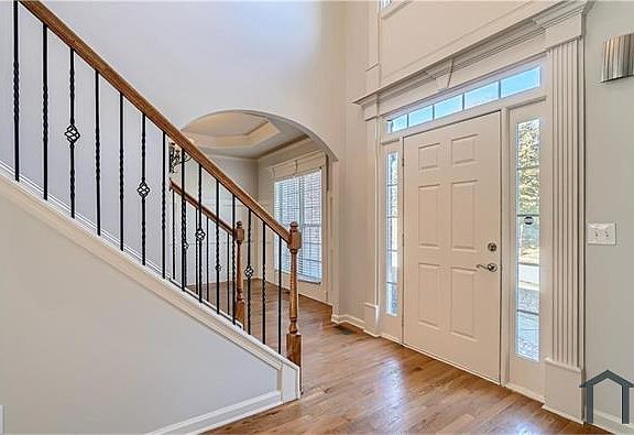 3rd image of 1531 Great Shoals Dr