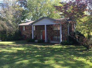 7520 Luscombe Dr, Knoxville, TN 37919