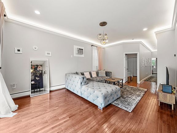 4th image of 138 76th St