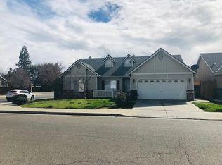 1805 E Turnberry Ave, Fresno, CA 93730
