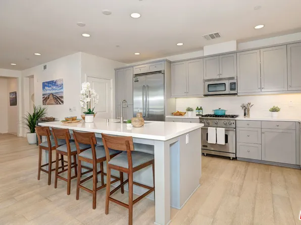 12883 W Runway Rd #2, Playa Vista, CA 90094