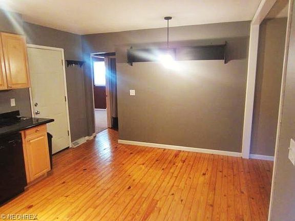 5th image of 487 E College St
