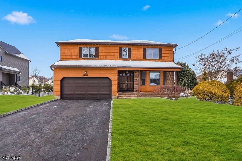 1st image of 301 Denman Rd