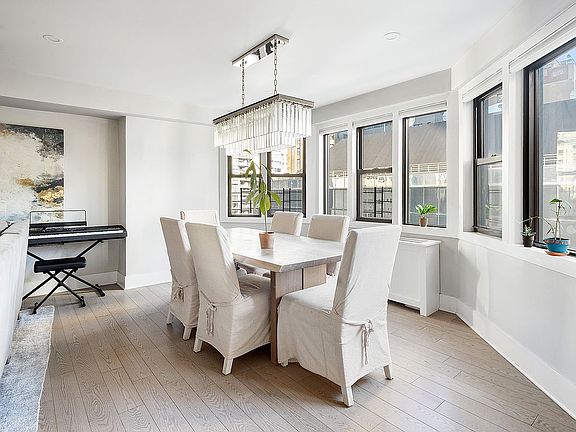 4th image of 220 E 67th St APT 14C