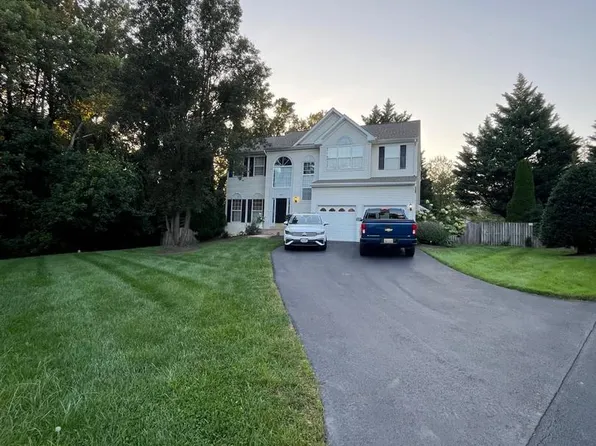 9302 Becky Ct, Manassas Park, VA 20111