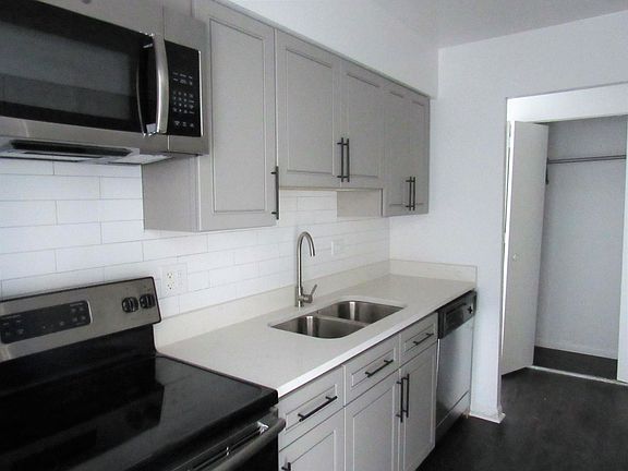 4th image of 524 Des Plaines Ave #205
