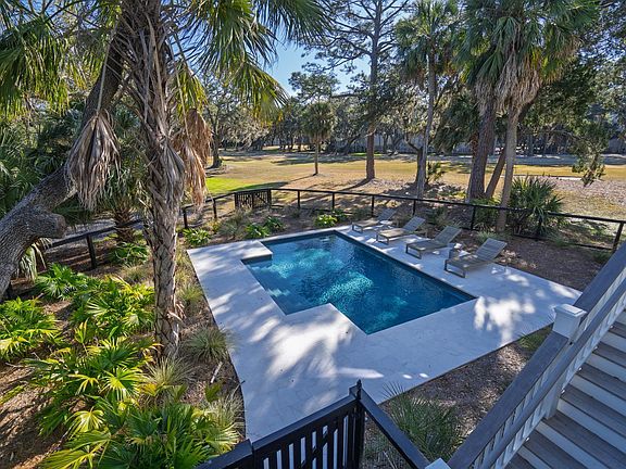 4th image of 42 Battery Park Rd