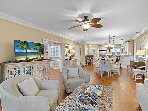 5th image of 5075 Harmony Cir APT 301