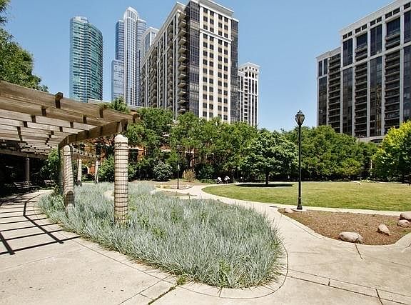 5th image of 1400 S Michigan Ave #2307