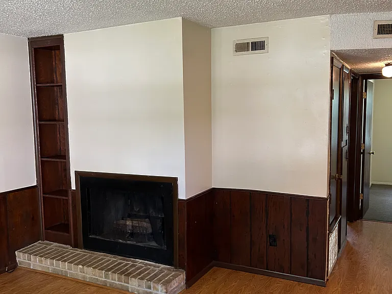2822 Grinnell Ave — Photo 2