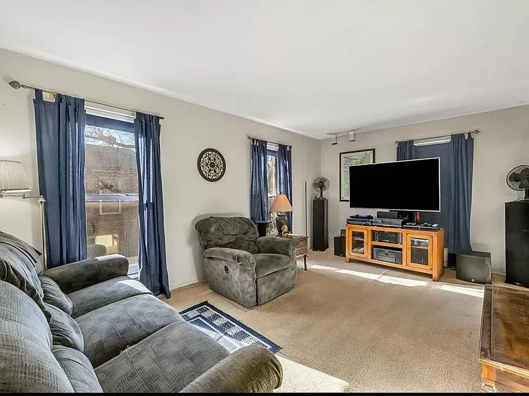 11910 Gravois Rd #3 — Photo 12