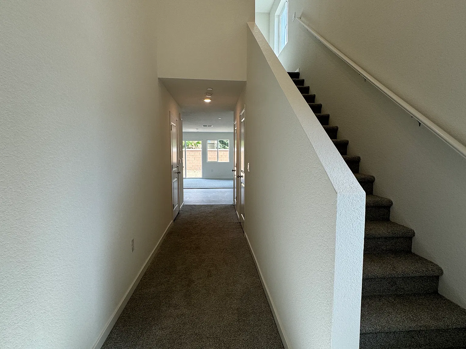 4 bed, 1932 sqft, $3,100 — Photo 4