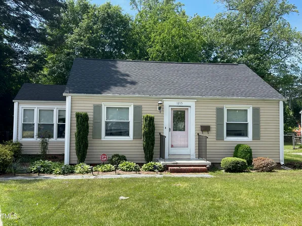 1215 W Divine St, Dunn, NC 28334