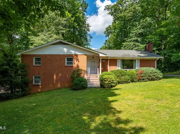 1903 Triangle Rd, Johnson City, TN 37604