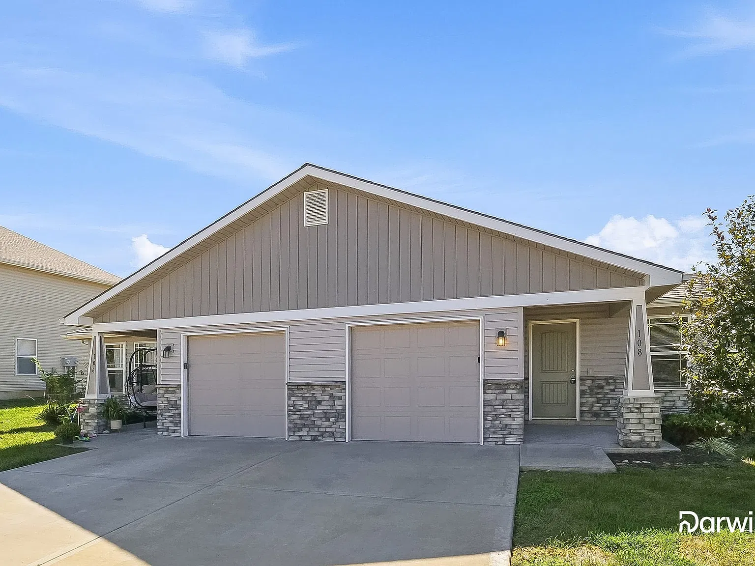 3 bed, 2.0 bath, 1253 sqft, $1,665 — Photo 1