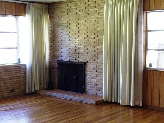 5th image of 4238 Genoa Ave
