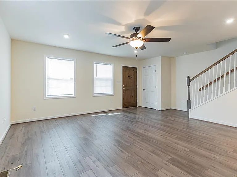 1427 Mechanicsville Tpke — Photo 5