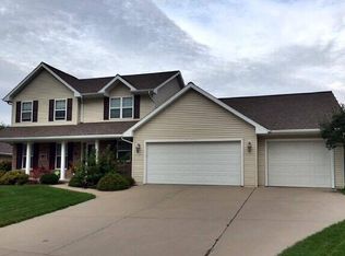 2021 E Higgins Hl, De Pere, WI 54115