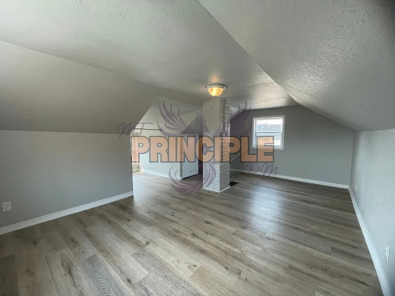 735 Placer St — Photo 18