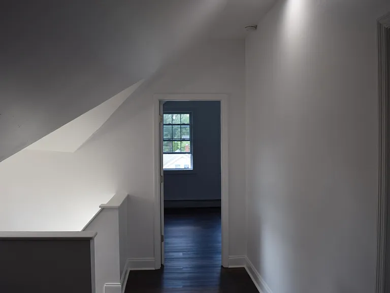 210 Dickinson Rd — Photo 9