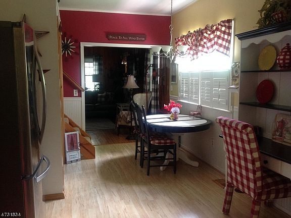 4th image of 29 Mountain Ave