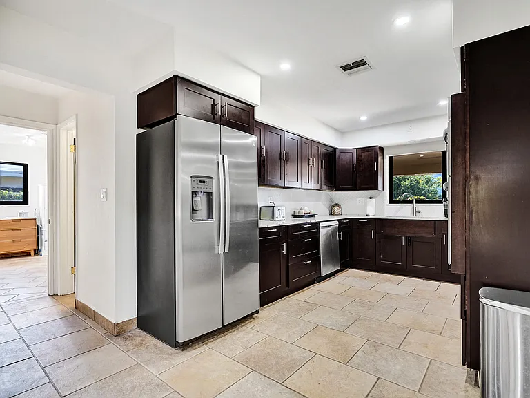 1520 NE 53rd St — Photo 24