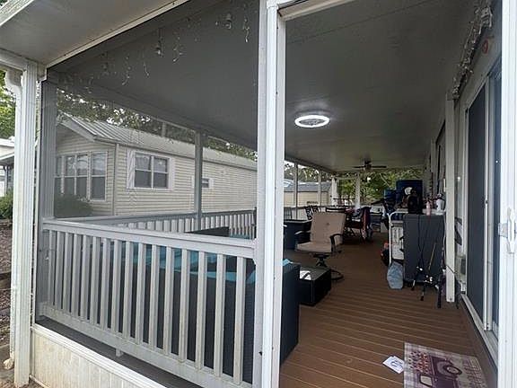 5th image of 111 Club House Dr