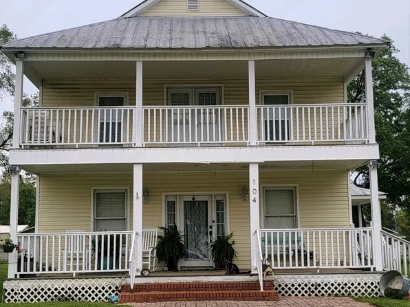 104 NE 1st St, Summerdale, AL 36580