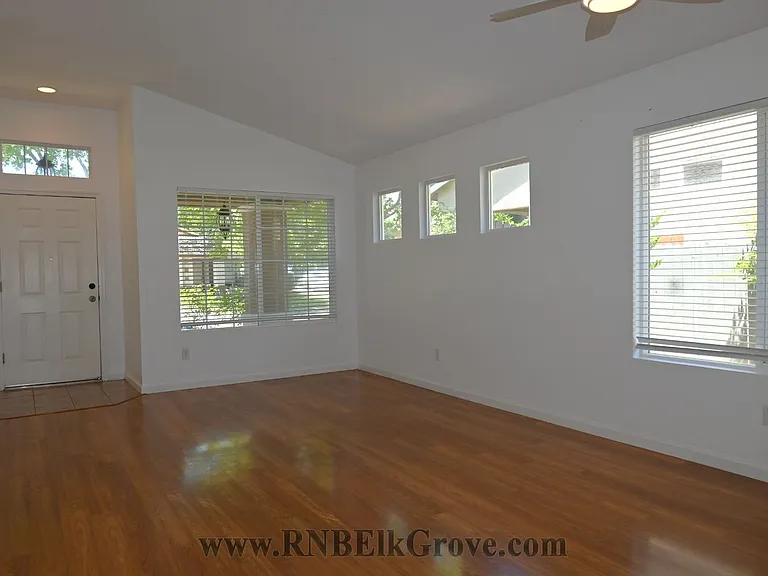9142 Eastpointe Ct — Photo 5
