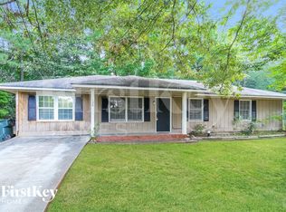 136 Longstreet Cir, Oxford, GA