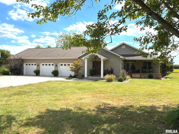 2924 Red Stripe Rd, Odin, IL 62870