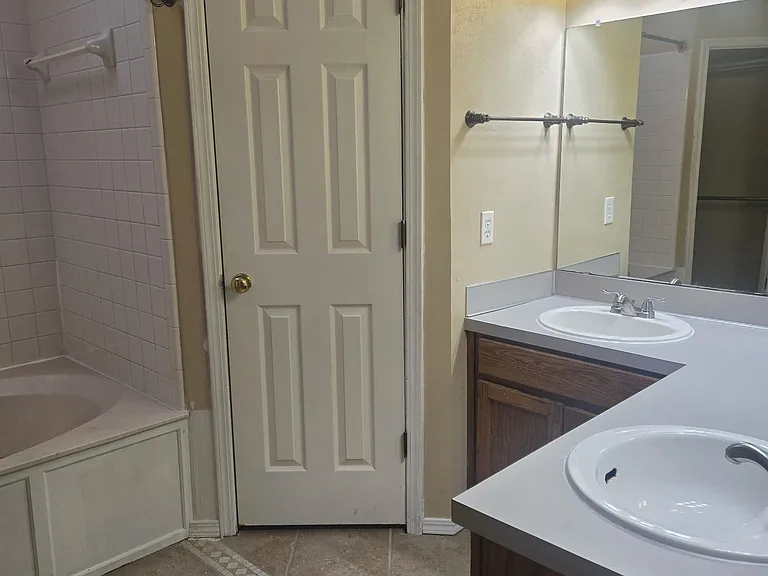 11232 S Nandina Ave — Photo 13