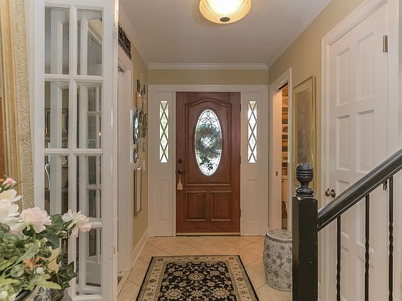 5th image of 104 Runnymead Ct
