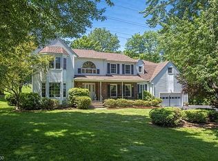 15 Georgian Rd, Randolph, NJ 07869