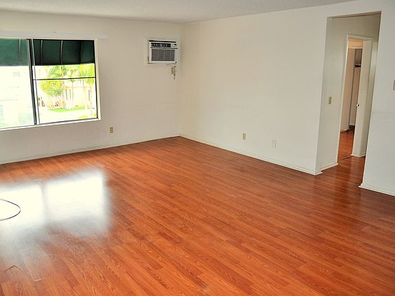 4th image of 1459 Stanley Ave APT 3