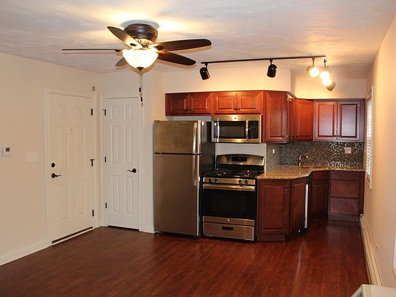 5th image of 321 James St APT 303