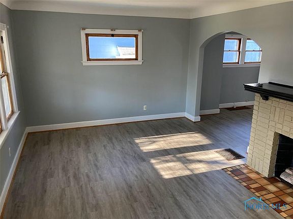 2nd image of 826 Ogden Ave