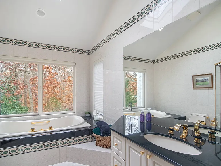 14 Indian Pipe Dr — Photo 19