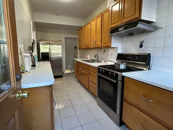 29-27 164th Street image 3 of 9